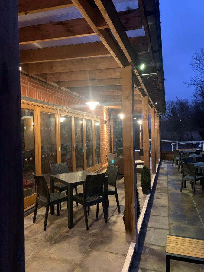 Crown & Anchor Hotell Woking Eksteriør bilde
