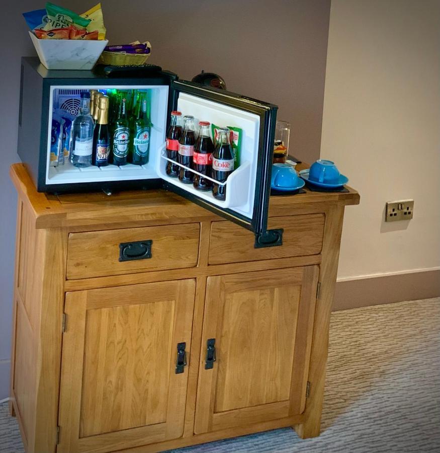 Crown & Anchor Hotell Woking Eksteriør bilde