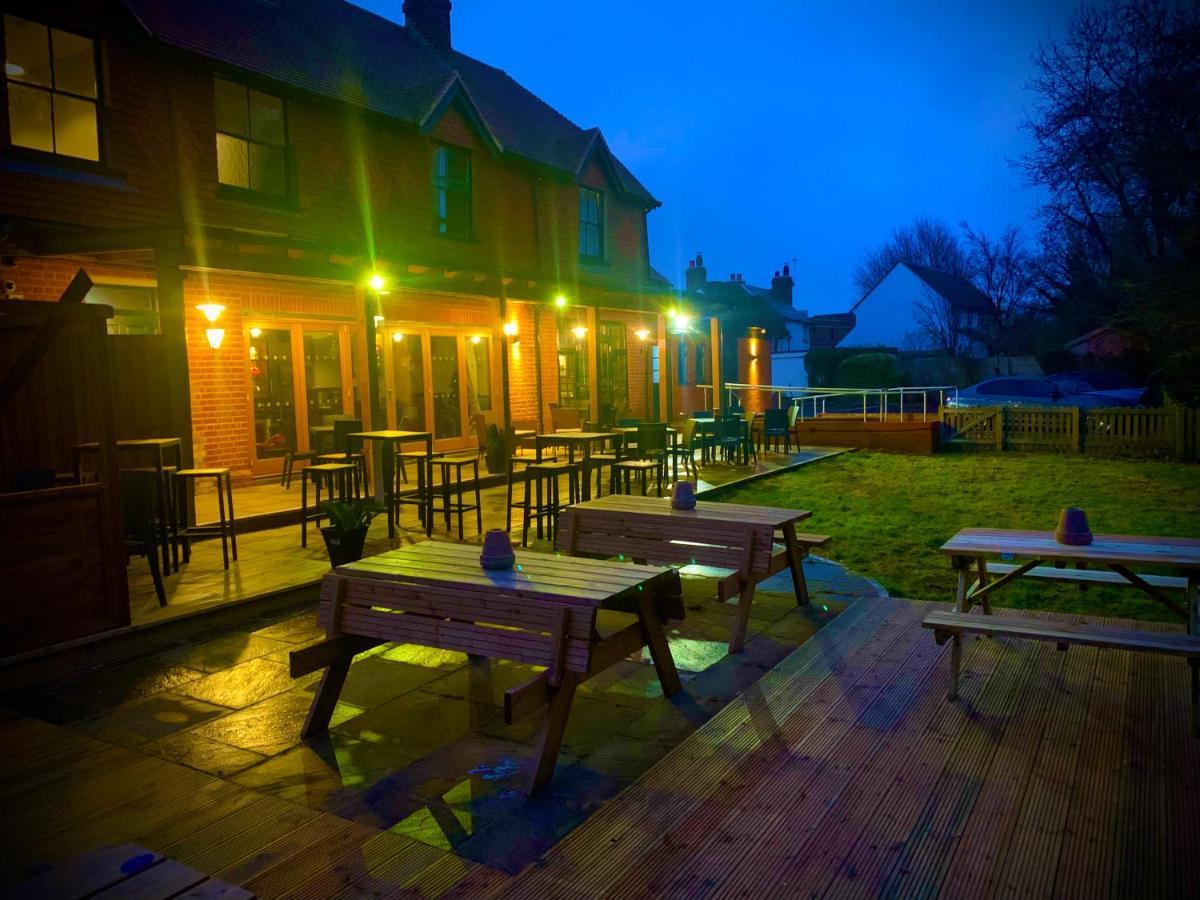 Crown & Anchor Hotell Woking Eksteriør bilde
