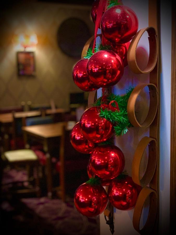 Crown & Anchor Hotell Woking Eksteriør bilde
